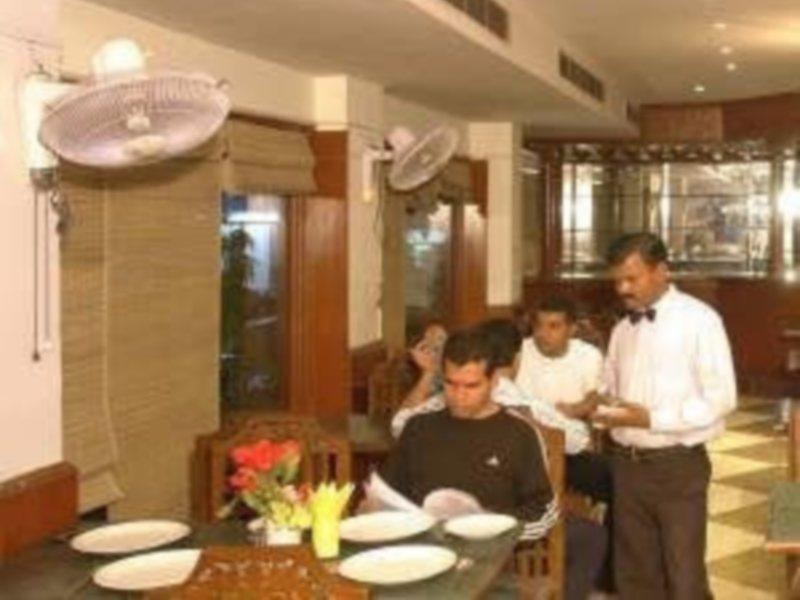 ניו דלהי Hotel Raunak International מראה חיצוני תמונה